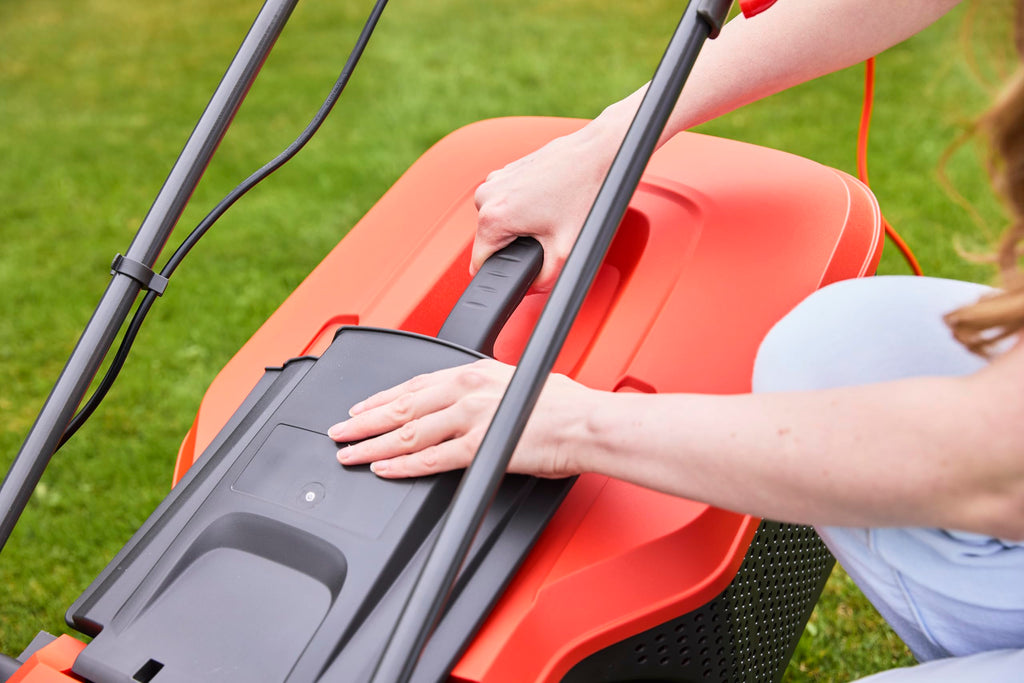 Flymo Speedi-Mo 360C Electric Wheeled Lawn Mower, 1500 W, Cutting Width 36 cm, Orange/black